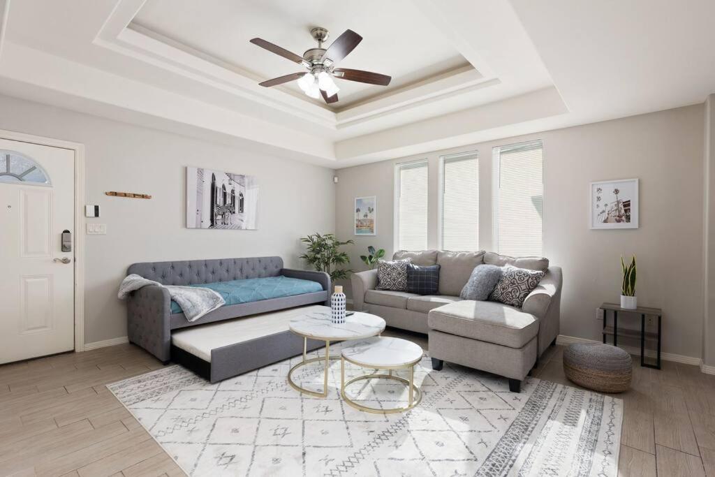 Cozy 3 Bed 2 Bath Apartment, Near Shopping Plazas, Expressway And Free Parking Edinburg Buitenkant foto